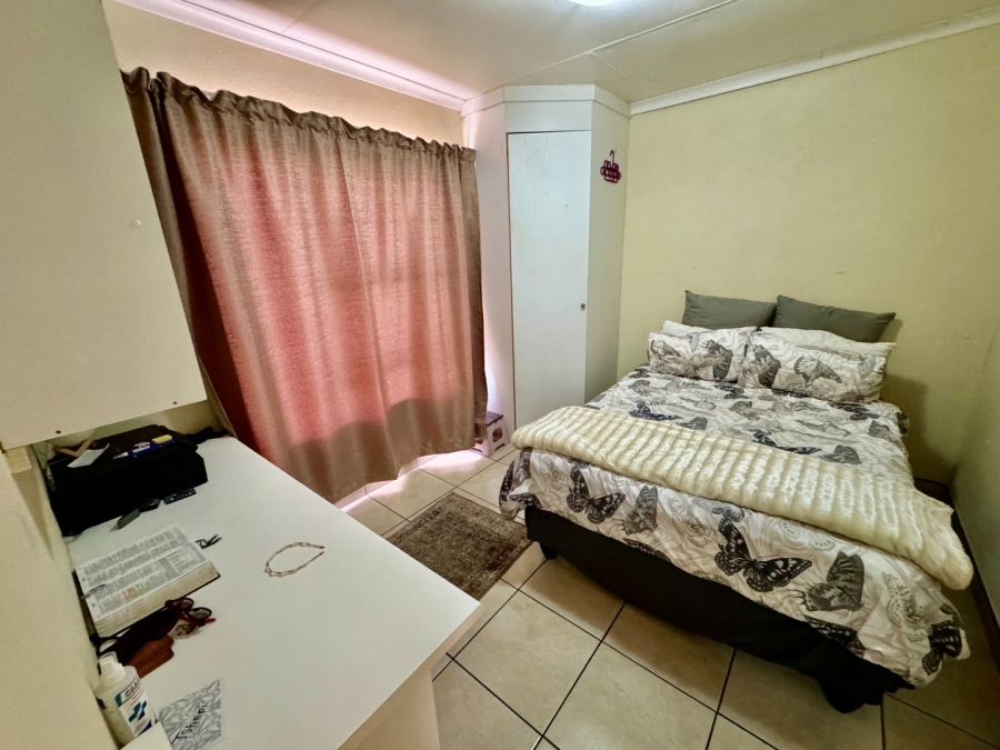 1 Bedroom Property for Sale in Kannoniers Park North West